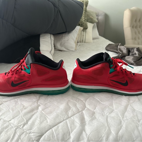 Nike Lebron Liverpool edition. Size 10.5 - Picture 3 of 4